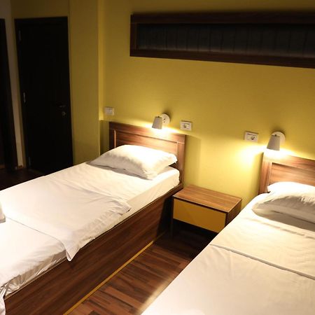 Hotel Hiserra Prizren Exterior foto